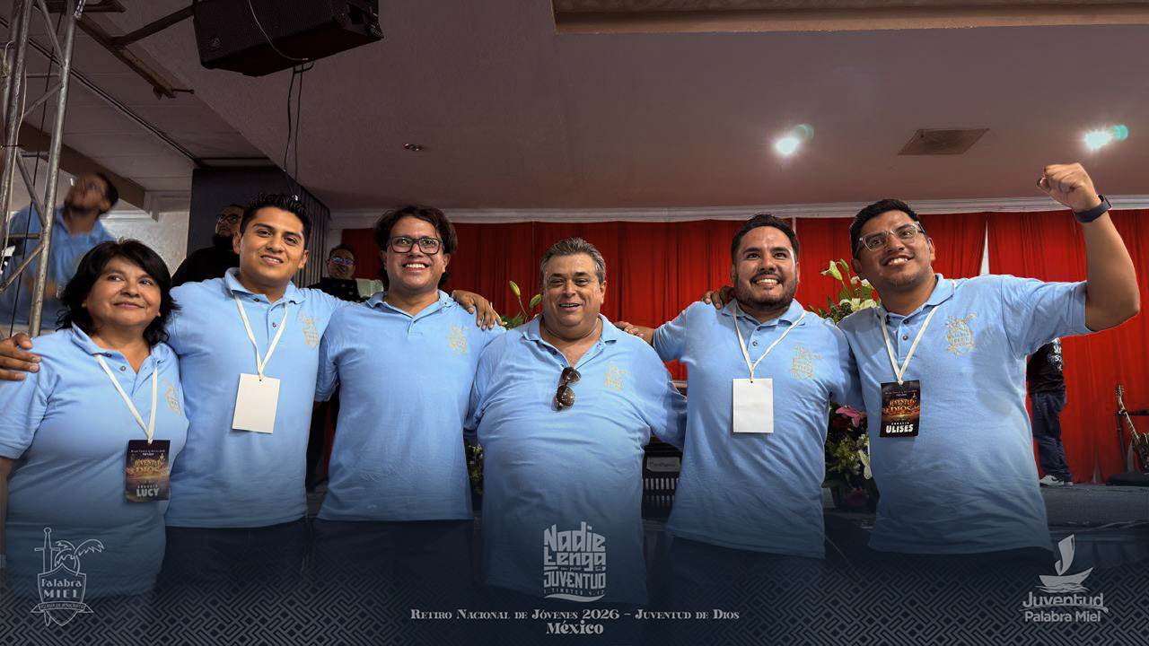 Equipo de siervos durante el retiro